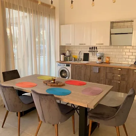 Flamingo Lux פמגוסטה