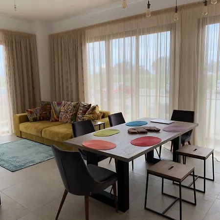 Flamingo Lux דירה